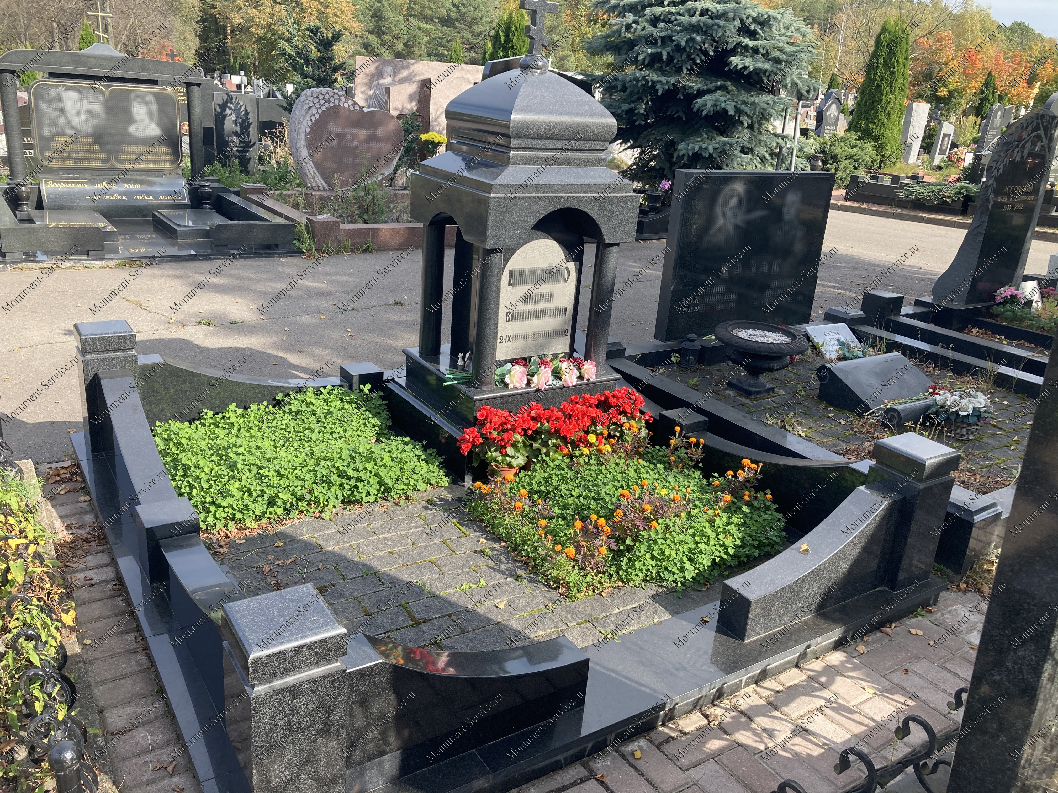 Купить гранитный цоколь